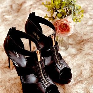 Stunning and elegant beautiful MK Berkeley sandals heel NEW